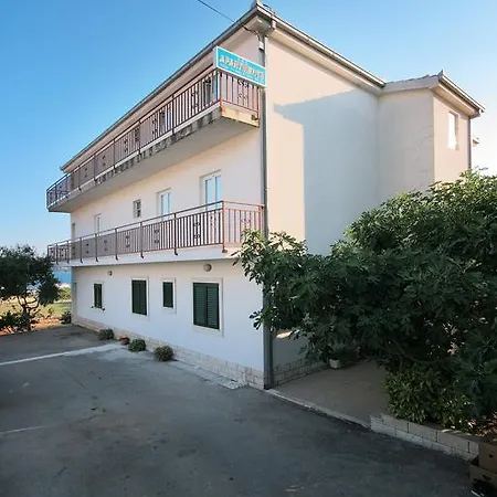 Apartments Daniela Trogir Exterior photo